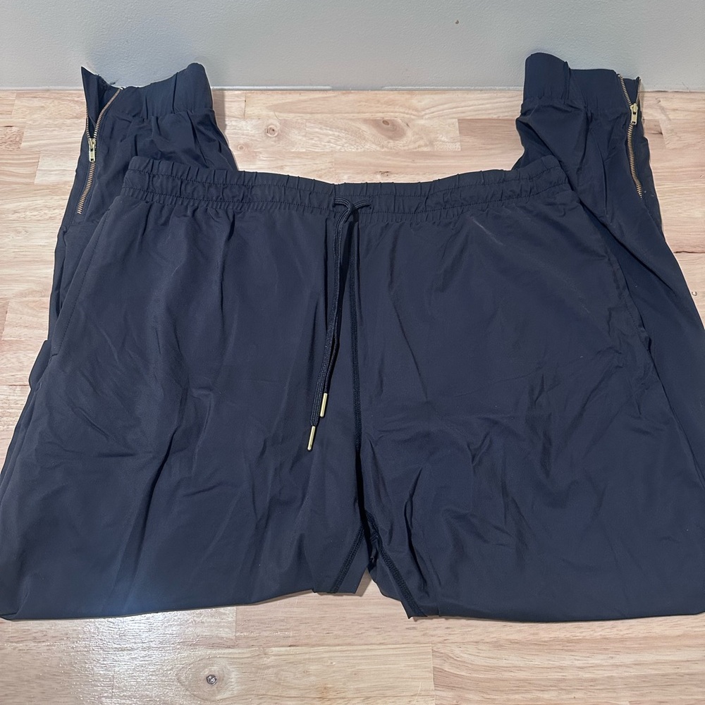 Zyia joggers